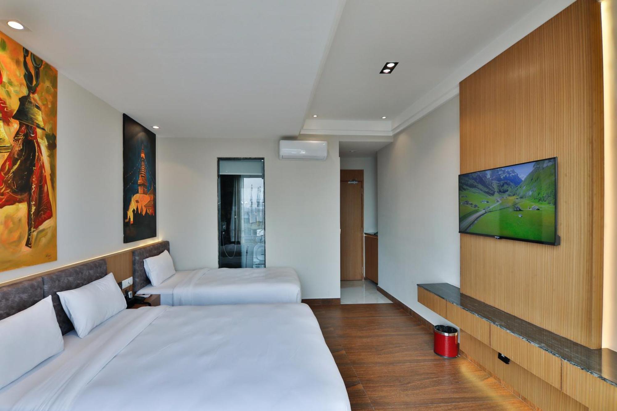 Lakhey Hotel Kathmandu Buitenkant foto